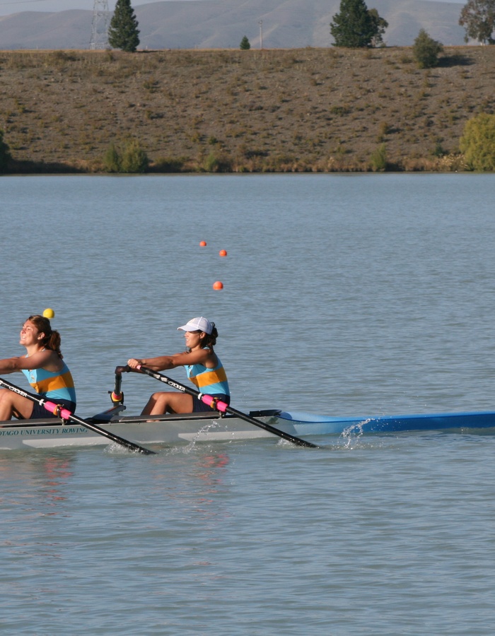 Womens Novice Double Scull - Hannah Baddock (s) and Chelsea Oliver
